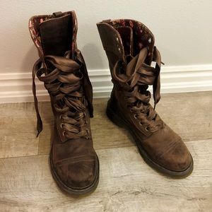 {8} Doc Marten Aimilie Triumph Floral Lined Boots